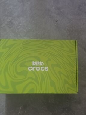Bark Crocs Pet Boots Dragon Fruit Medium Special Box Limited Edition 2024 Pink